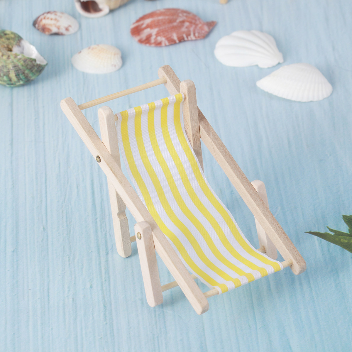 كرسي شاطئ صغير بخطوط صفراء من  - مراجعة Kids Yellow Outdoor Chair وسعره