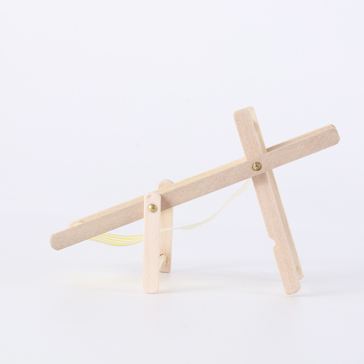كرسي شاطئ صغير بخطوط صفراء من  - مراجعة Kids Yellow Outdoor Chair وسعره