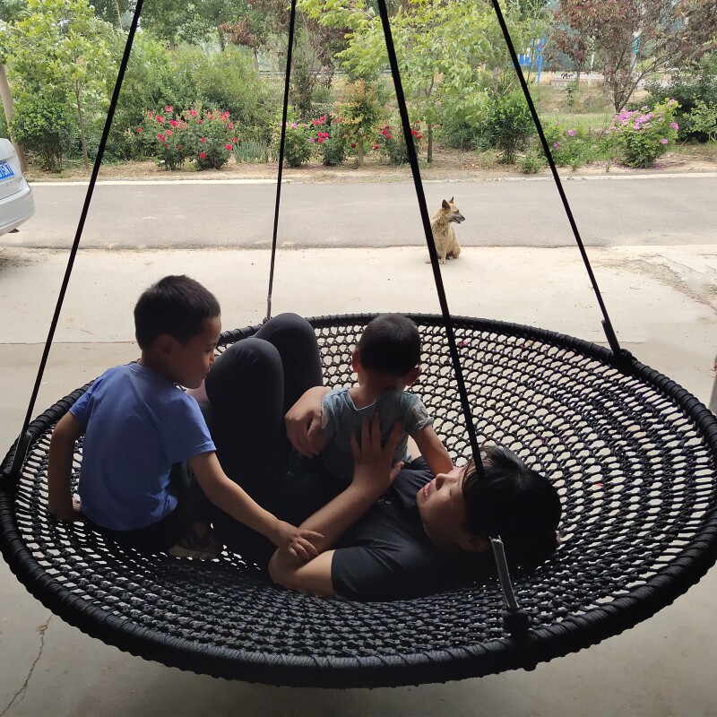 أرجوحة دائرية كبيرة للأطفال لل - مراجعة Kids Outdoor Nest Swing وسعره
